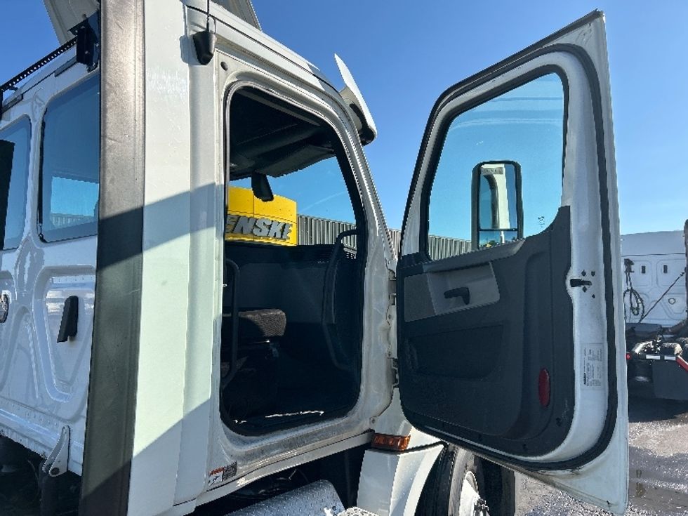 Day Cab Tractor-Heavy Duty Tractors-Freightliner-2020-T12664ST-Oklahoma City-OK-517,697\n\t\tmiles-$ 44,250 - Image 11