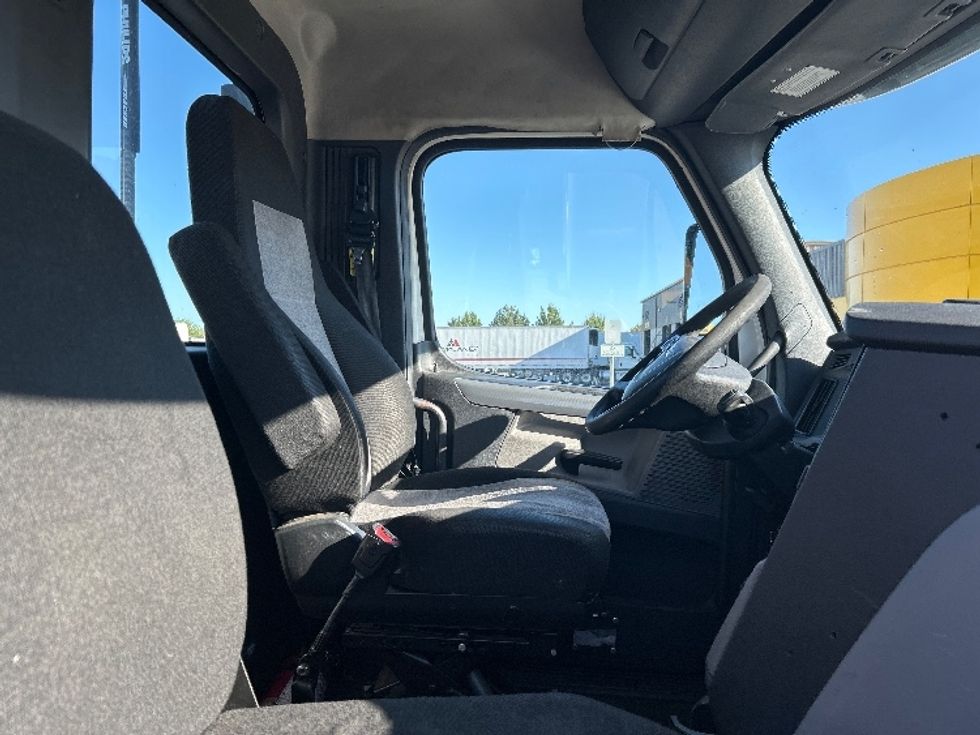 Day Cab Tractor-Heavy Duty Tractors-Freightliner-2020-T12664ST-Oklahoma City-OK-517,697\n\t\tmiles-$ 44,250 - Image 13