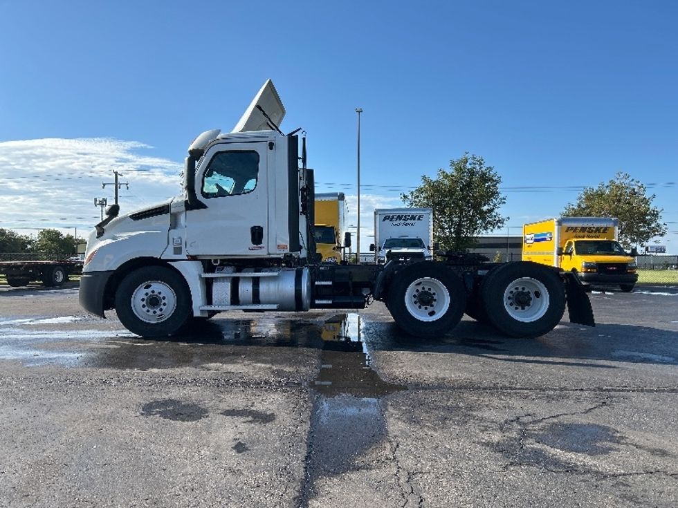 Day Cab Tractor-Heavy Duty Tractors-Freightliner-2020-T12664ST-Oklahoma City-OK-517,697\n\t\tmiles-$ 44,250 - Image 4