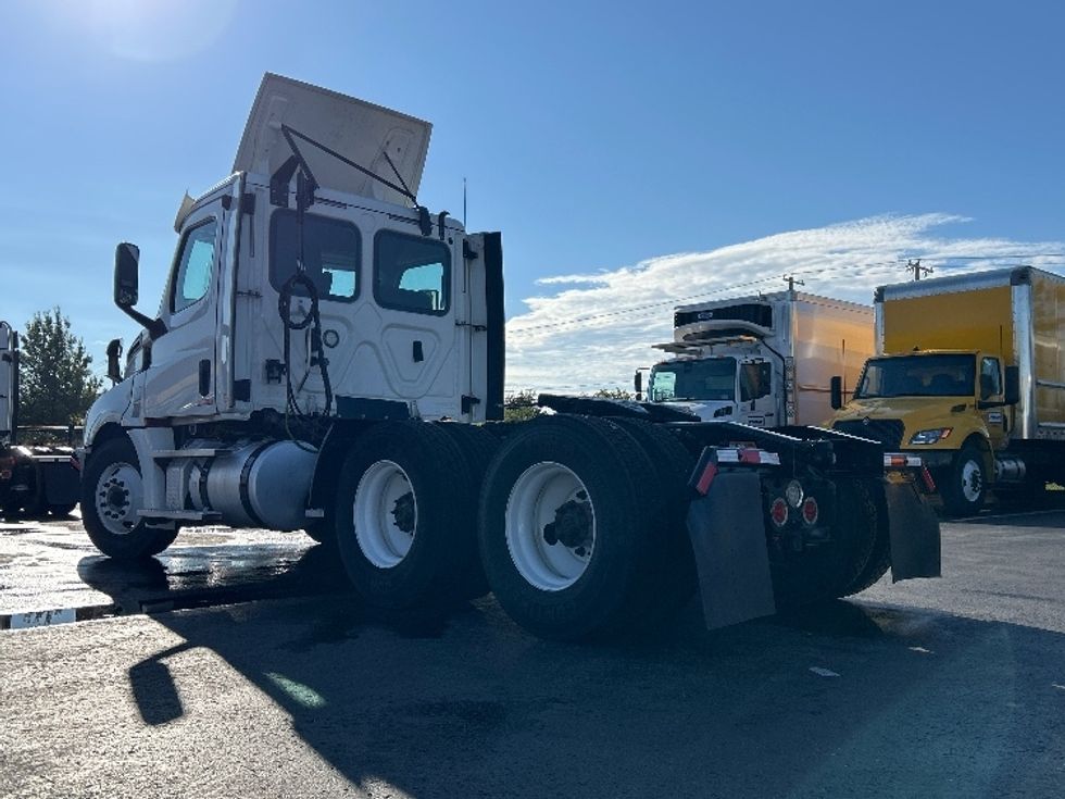 Day Cab Tractor-Heavy Duty Tractors-Freightliner-2020-T12664ST-Oklahoma City-OK-517,697\n\t\tmiles-$ 44,250 - Image 5