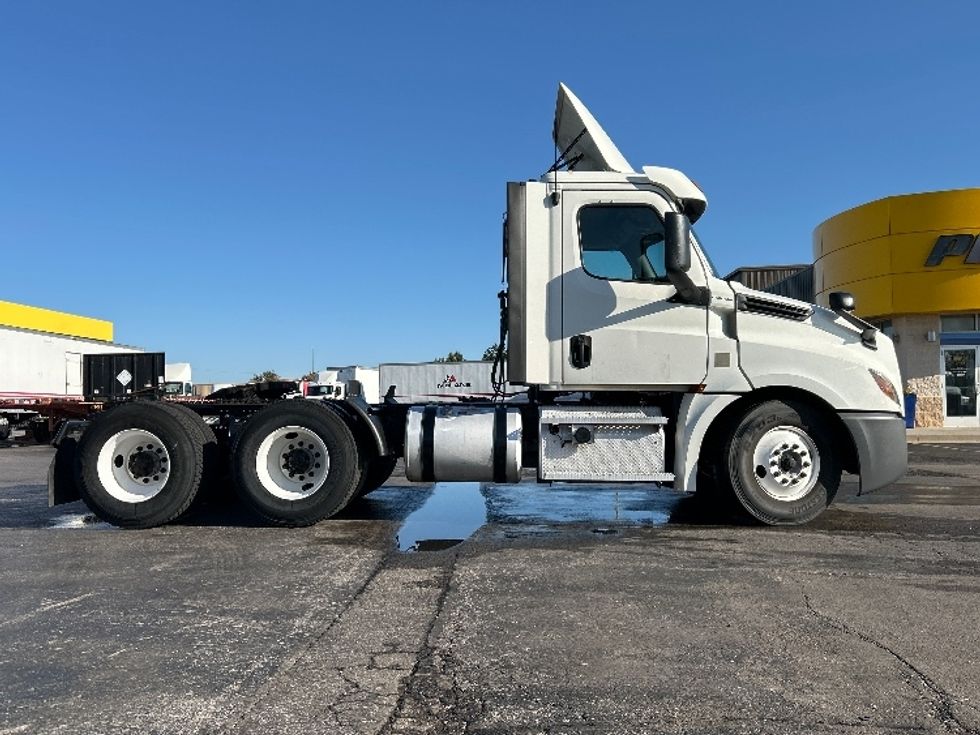 Day Cab Tractor-Heavy Duty Tractors-Freightliner-2020-T12664ST-Oklahoma City-OK-517,697\n\t\tmiles-$ 44,250 - Image 8