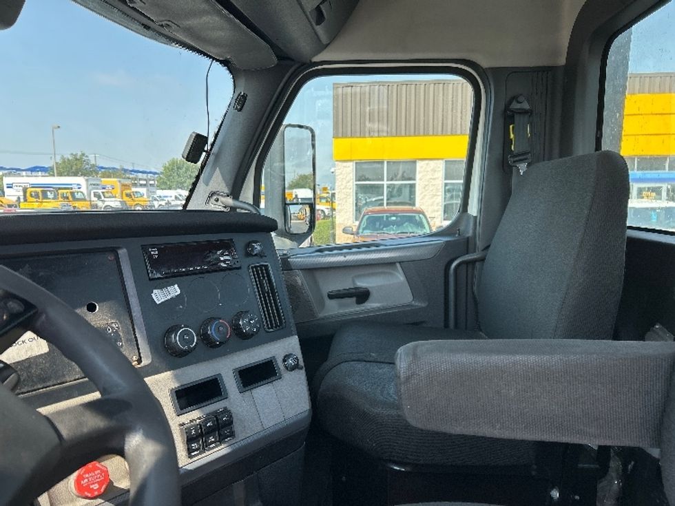 Day Cab Tractor-Heavy Duty Tractors-Freightliner-2020-T12664ST-Oklahoma City-OK-559,933\n\t\tmiles-$ 43,250 - Image 11