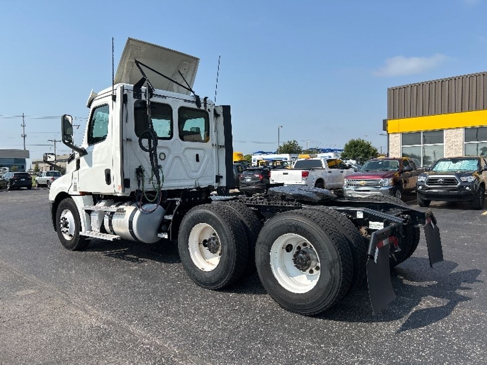 Day Cab Tractor-Heavy Duty Tractors-Freightliner-2020-T12664ST-Oklahoma City-OK-559,933\n\t\tmiles-$ 43,250 - Image 5