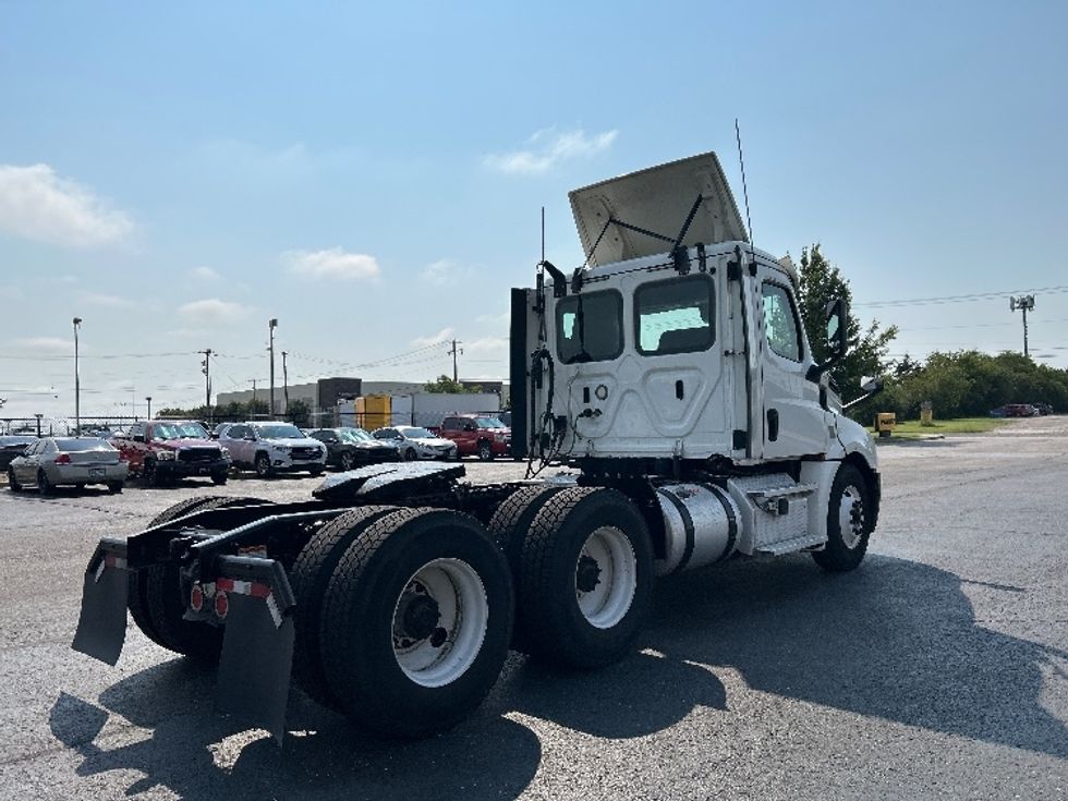 Day Cab Tractor-Heavy Duty Tractors-Freightliner-2020-T12664ST-Oklahoma City-OK-559,933\n\t\tmiles-$ 43,250 - Image 7