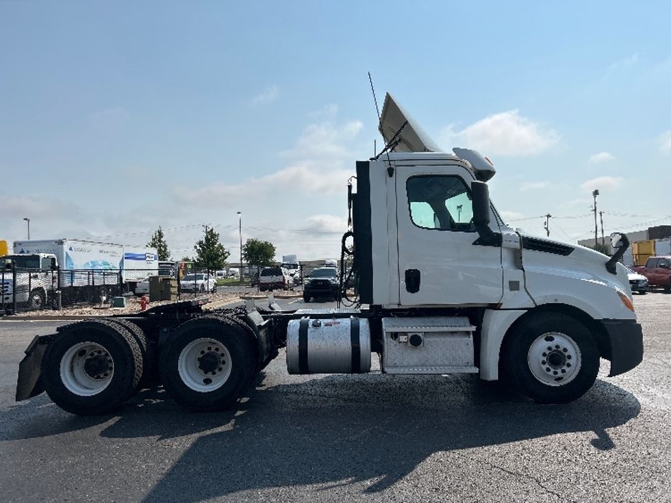 Day Cab Tractor-Heavy Duty Tractors-Freightliner-2020-T12664ST-Oklahoma City-OK-559,933\n\t\tmiles-$ 43,250 - Image 8