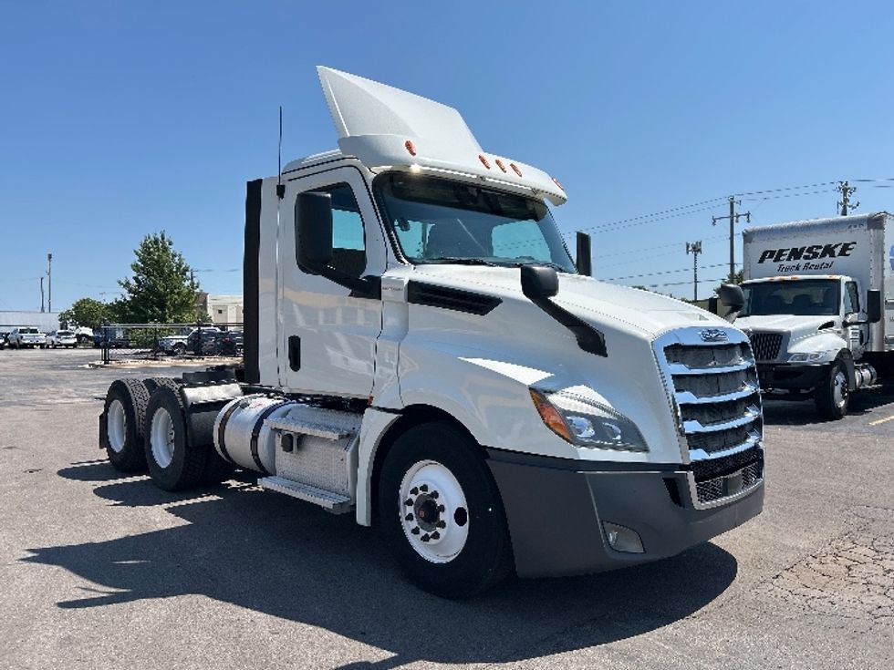 Day Cab Tractor-Heavy Duty Tractors-Freightliner-2020-T12664ST-Oklahoma City-OK-571,974\n\t\tmiles-$ 42,250 - Image 1
