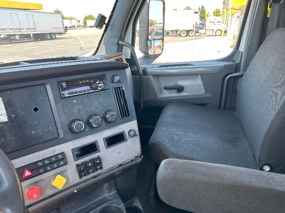 Day Cab Tractor-Heavy Duty Tractors-Freightliner-2020-T12664ST-Oklahoma City-OK-571,974\n\t\tmiles-$ 42,250 - Image 11