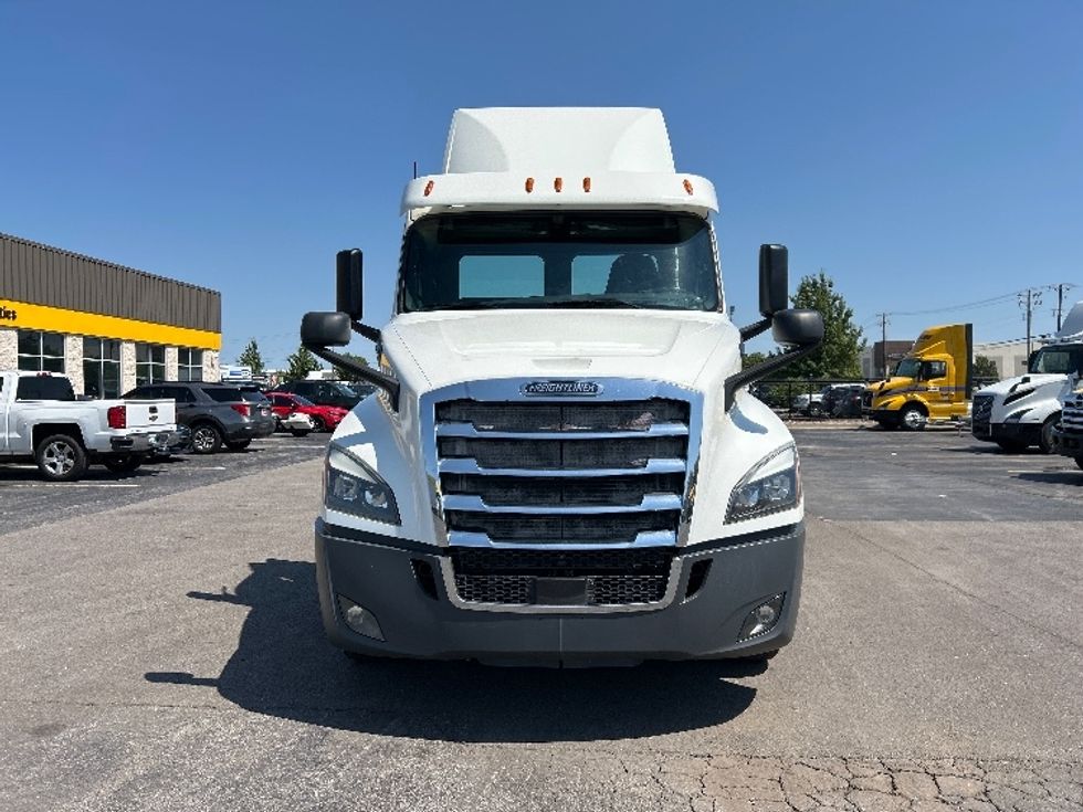 Day Cab Tractor-Heavy Duty Tractors-Freightliner-2020-T12664ST-Oklahoma City-OK-571,974\n\t\tmiles-$ 42,250 - Image 2