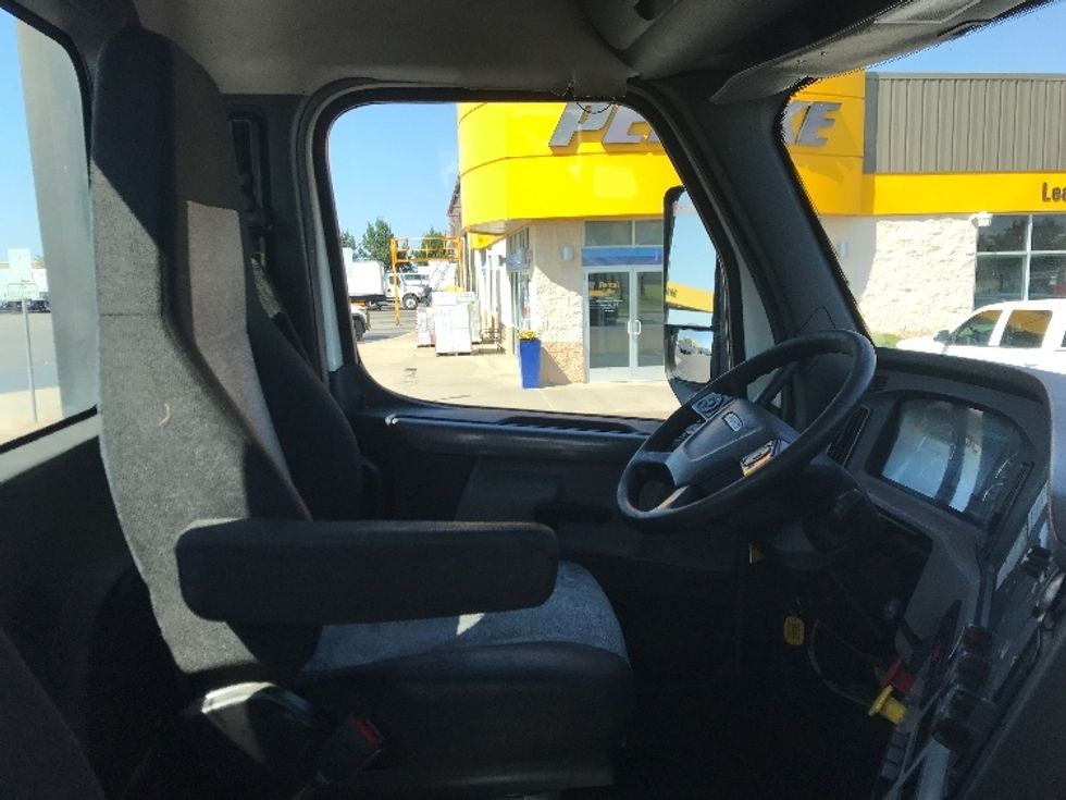 Day Cab Tractor-Heavy Duty Tractors-Freightliner-2020-T12664ST-Oklahoma City-OK-582,691\n\t\tmiles-$ 41,250 - Image 14