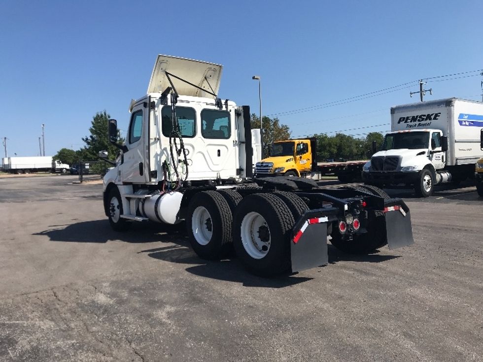Day Cab Tractor-Heavy Duty Tractors-Freightliner-2020-T12664ST-Oklahoma City-OK-582,691\n\t\tmiles-$ 41,250 - Image 5