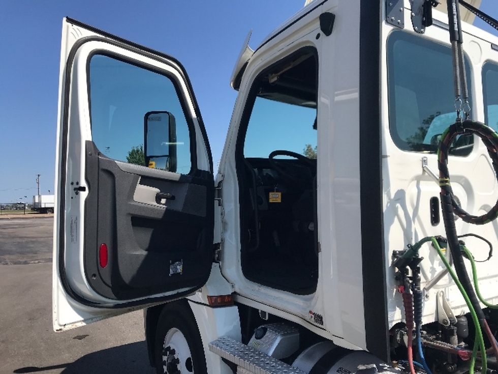 Day Cab Tractor-Heavy Duty Tractors-Freightliner-2020-T12664ST-Oklahoma City-OK-582,691\n\t\tmiles-$ 41,250 - Image 9