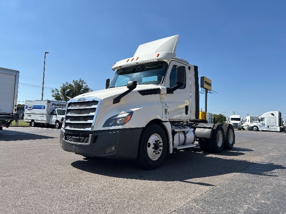Day Cab Tractor-Heavy Duty Tractors-Freightliner-2020-T12664ST-Oklahoma City-OK-585,384\n\t\tmiles-$ 37,750 - Image 3
