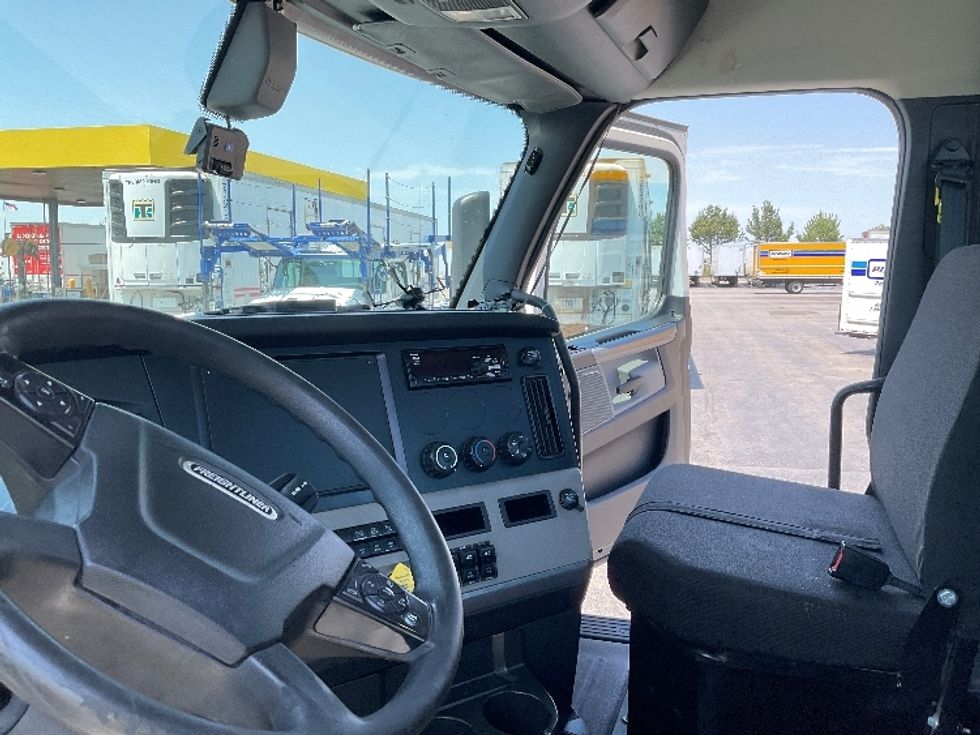 Day Cab Tractor-Heavy Duty Tractors-Freightliner-2020-T12664ST-Oklahoma City-OK-585,557\n\t\tmiles-$ 36,250 - Image 10