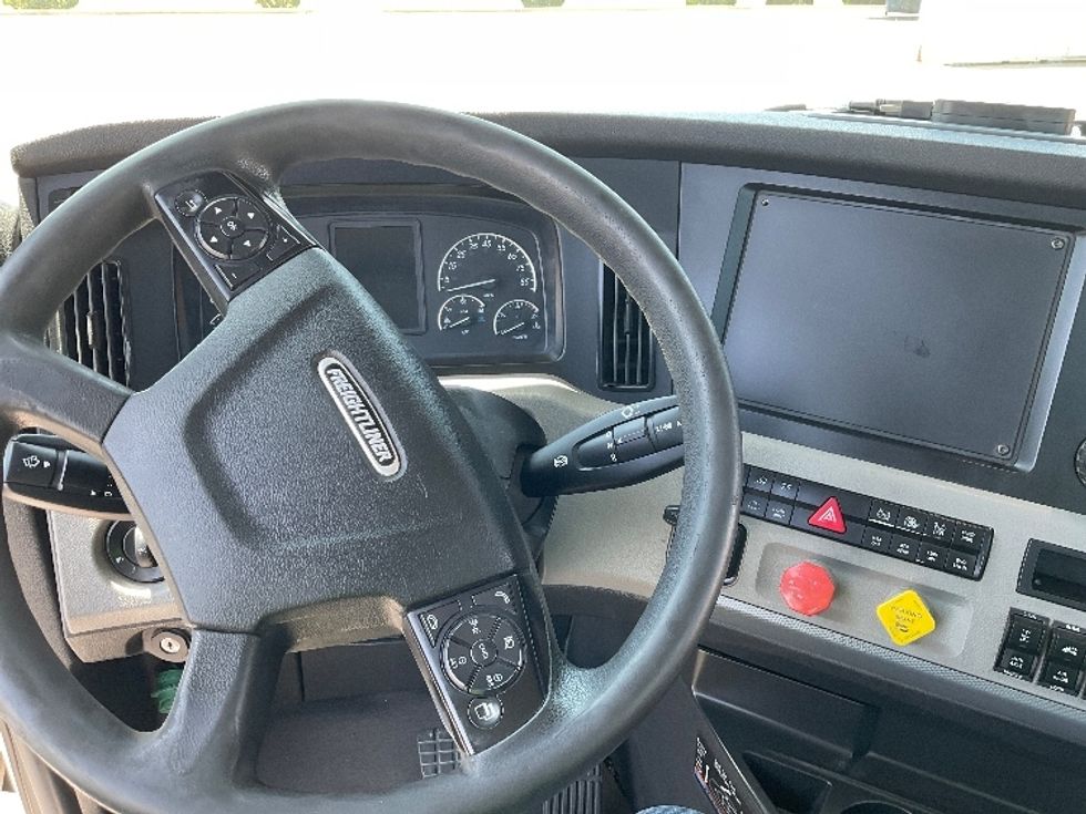 Day Cab Tractor-Heavy Duty Tractors-Freightliner-2020-T12664ST-Oklahoma City-OK-585,557\n\t\tmiles-$ 36,250 - Image 11
