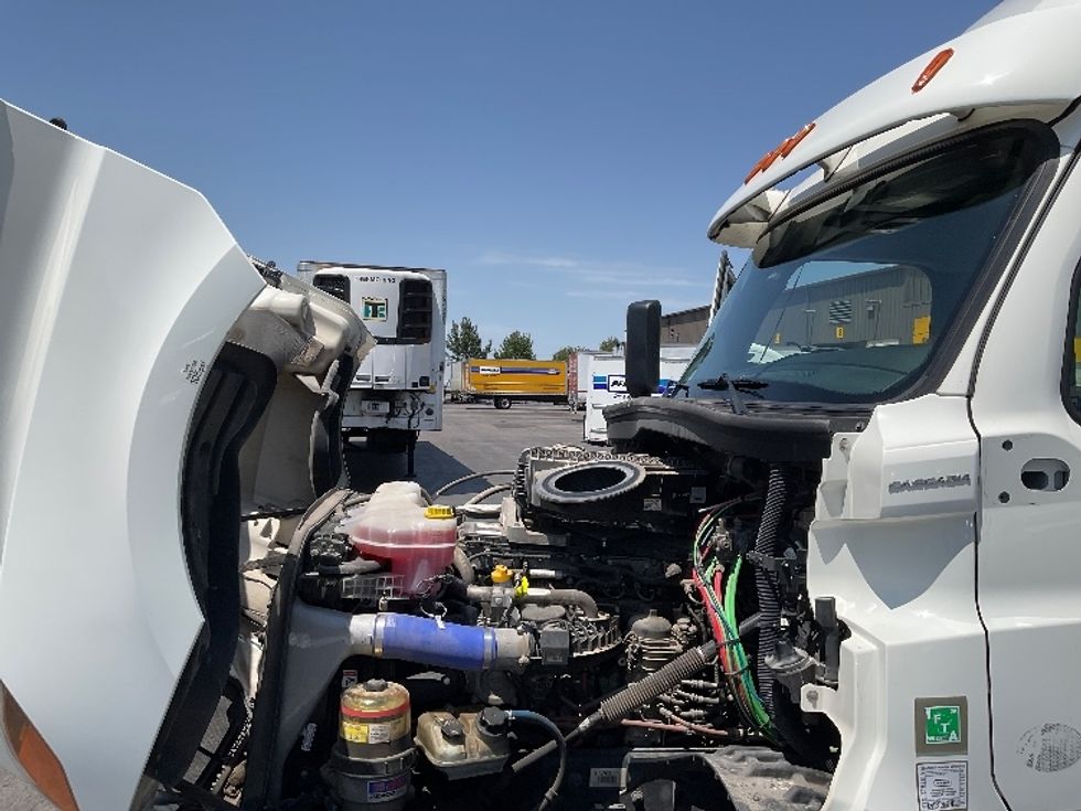 Day Cab Tractor-Heavy Duty Tractors-Freightliner-2020-T12664ST-Oklahoma City-OK-585,557\n\t\tmiles-$ 36,250 - Image 16