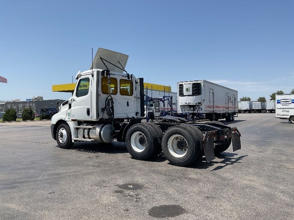 Day Cab Tractor-Heavy Duty Tractors-Freightliner-2020-T12664ST-Oklahoma City-OK-585,557\n\t\tmiles-$ 36,250 - Image 5