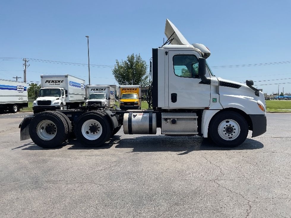 Day Cab Tractor-Heavy Duty Tractors-Freightliner-2020-T12664ST-Oklahoma City-OK-585,557\n\t\tmiles-$ 36,250 - Image 8