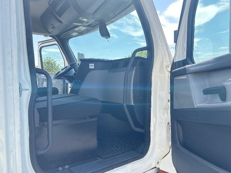 Day Cab Tractor-Heavy Duty Tractors-Freightliner-2020-T12664ST-Oklahoma City-OK-591,830\n\t\tmiles-$ 38,750 - Image 11