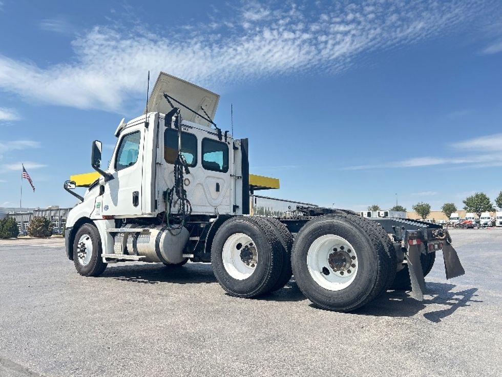 Day Cab Tractor-Heavy Duty Tractors-Freightliner-2020-T12664ST-Oklahoma City-OK-591,830\n\t\tmiles-$ 38,750 - Image 5