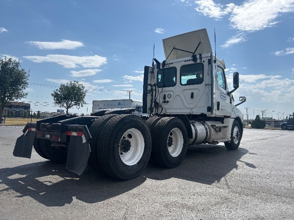 Day Cab Tractor-Heavy Duty Tractors-Freightliner-2020-T12664ST-Oklahoma City-OK-591,830\n\t\tmiles-$ 38,750 - Image 7