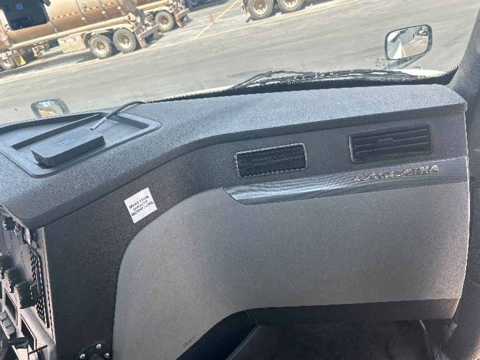 Day Cab Tractor-Heavy Duty Tractors-Freightliner-2020-T12664ST-Oklahoma City-OK-746,212\n\t\tmiles-$ 33,000 - Image 13