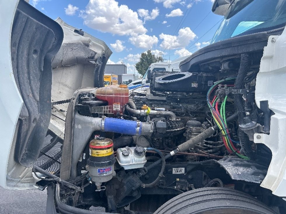 Day Cab Tractor-Heavy Duty Tractors-Freightliner-2020-T12664ST-Oklahoma City-OK-746,212\n\t\tmiles-$ 33,000 - Image 16