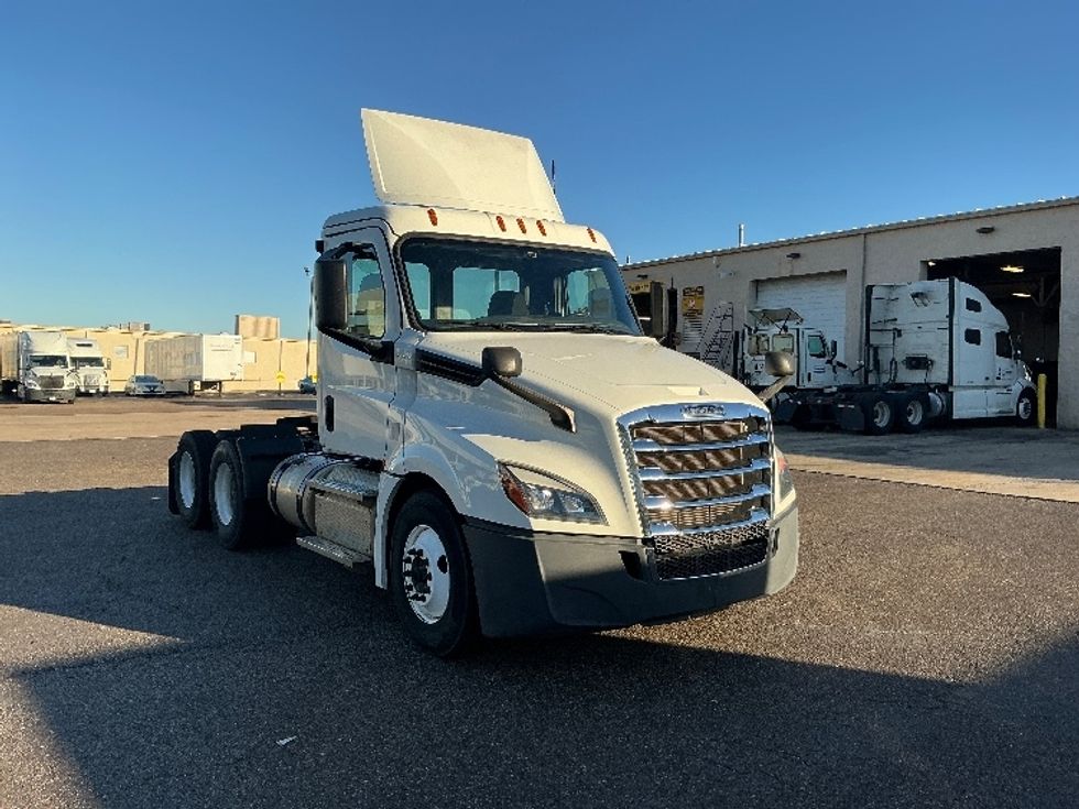 Day Cab Tractor-Heavy Duty Tractors-Freightliner-2020-T12664ST-Olive Branch-MS-80,301\n\t\tmiles-$ 71,500 - Image 1