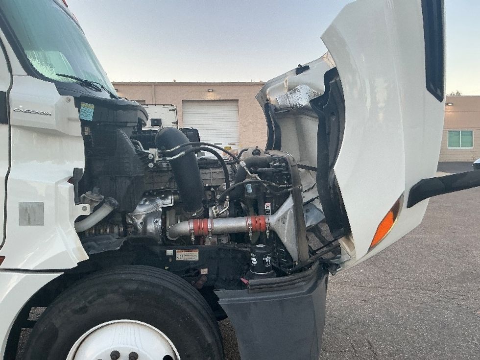 Day Cab Tractor-Heavy Duty Tractors-Freightliner-2020-T12664ST-Olive Branch-MS-80,301\n\t\tmiles-$ 71,500 - Image 15