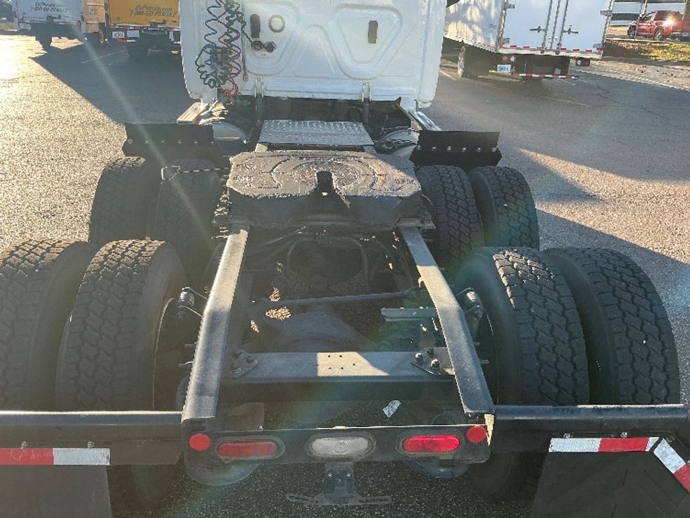 Day Cab Tractor-Heavy Duty Tractors-Freightliner-2020-T12664ST-Olive Branch-MS-80,301\n\t\tmiles-$ 71,500 - Image 6