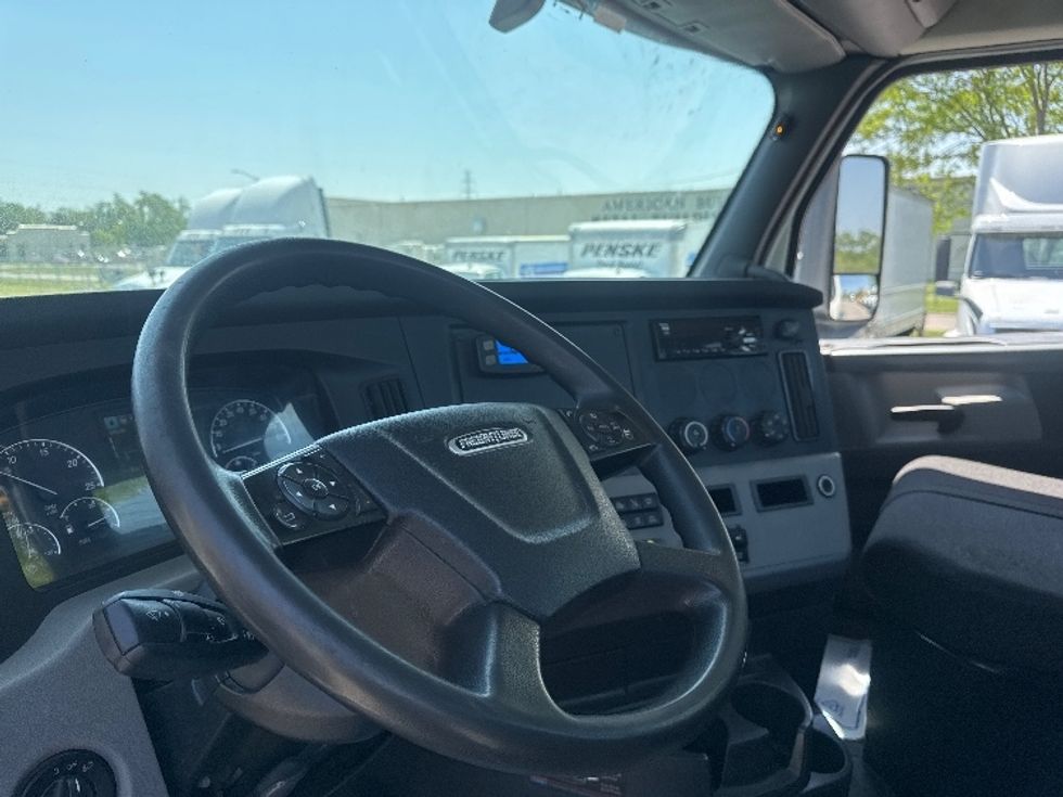 Day Cab Tractor-Heavy Duty Tractors-Freightliner-2020-T12664ST-Omaha-NE-236,768\n\t\tmiles-$ 67,250 - Image 10