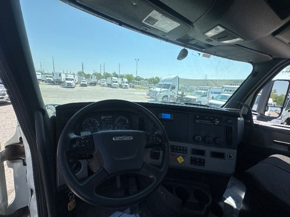 Day Cab Tractor-Heavy Duty Tractors-Freightliner-2020-T12664ST-Omaha-NE-236,768\n\t\tmiles-$ 67,250 - Image 11
