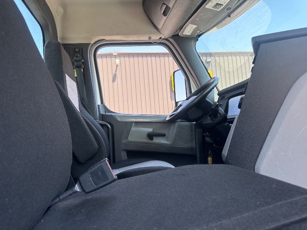 Day Cab Tractor-Heavy Duty Tractors-Freightliner-2020-T12664ST-Omaha-NE-236,768\n\t\tmiles-$ 67,250 - Image 14