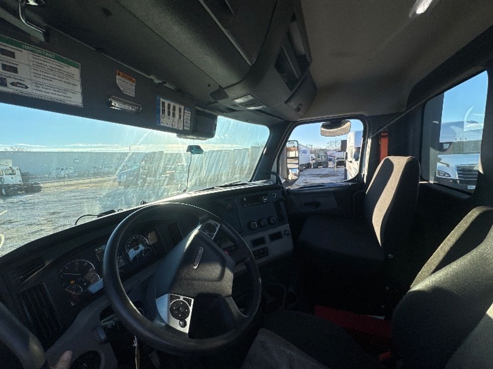 Day Cab Tractor-Heavy Duty Tractors-Freightliner-2020-T12664ST-Omaha-NE-478,919\n\t\tmiles-$ 47,250 - Image 10