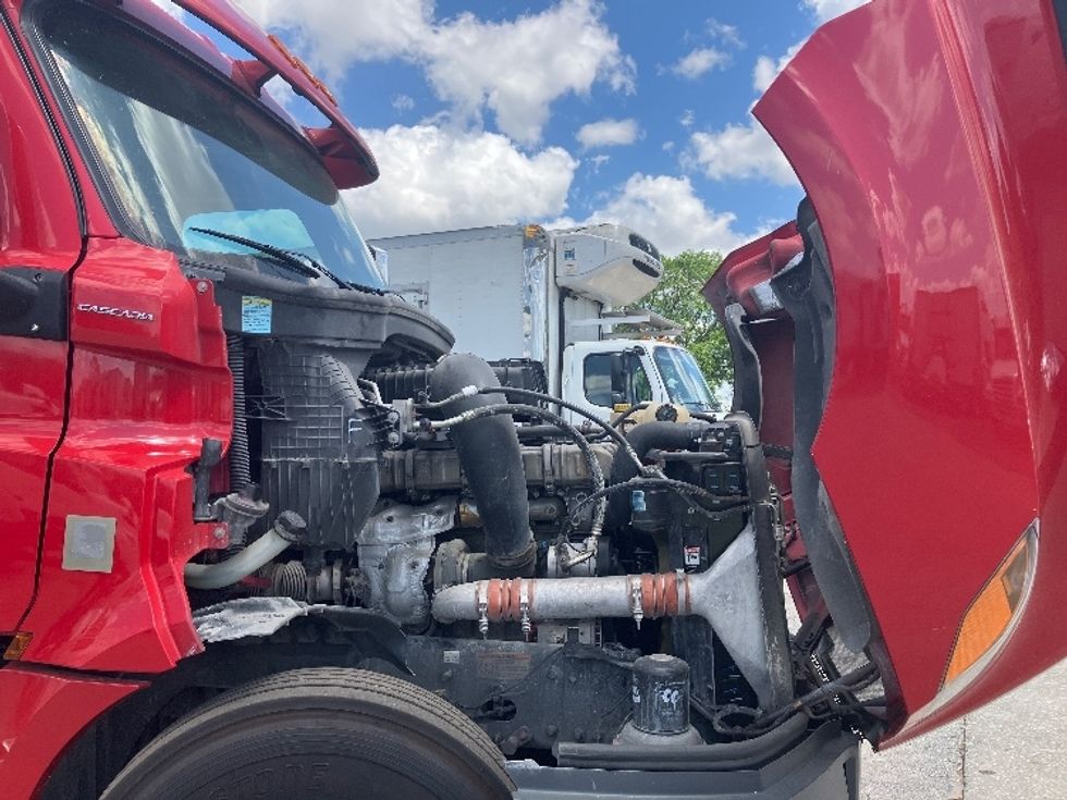 Day Cab Tractor-Heavy Duty Tractors-Freightliner-2020-T12664ST-Orlando-FL-463,000\n\t\tmiles-$ 58,750 - Image 15