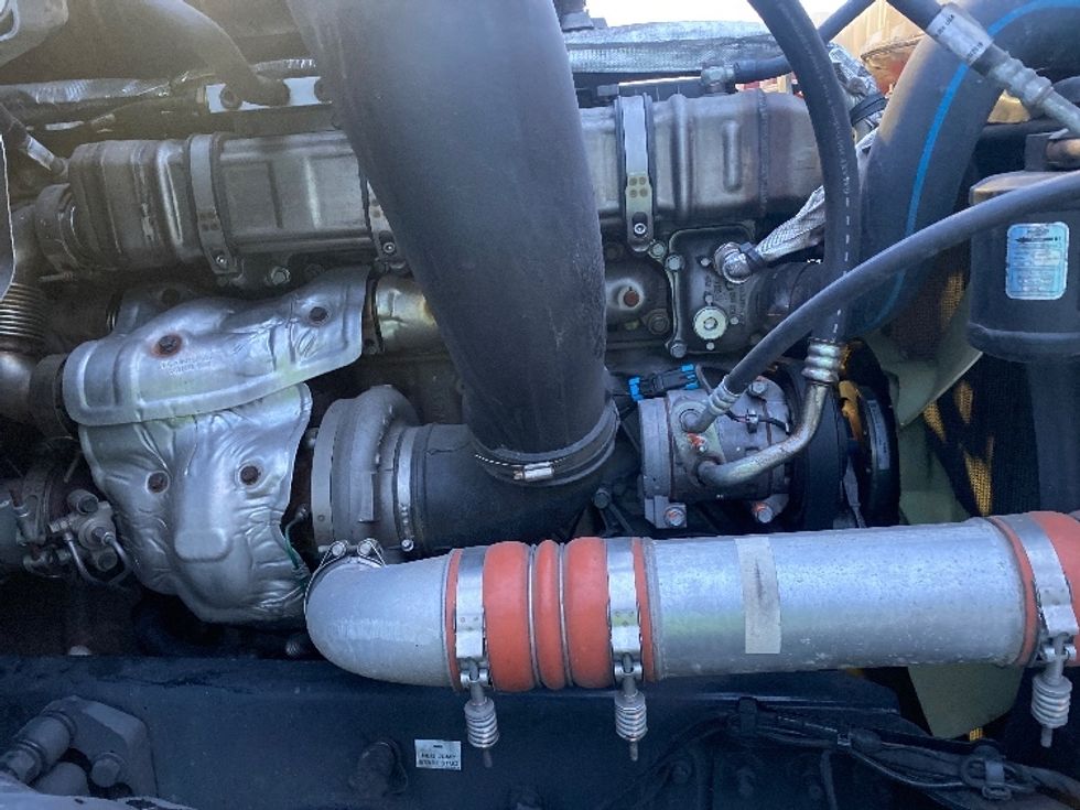 Day Cab Tractor-Heavy Duty Tractors-Freightliner-2020-T12664ST-Orlando-FL-488,502\n\t\tmiles-$ 58,500 - Image 13