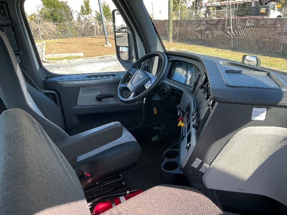 Day Cab Tractor-Heavy Duty Tractors-Freightliner-2020-T12664ST-Orlando-FL-488,620\n\t\tmiles-$ 46,250 - Image 14