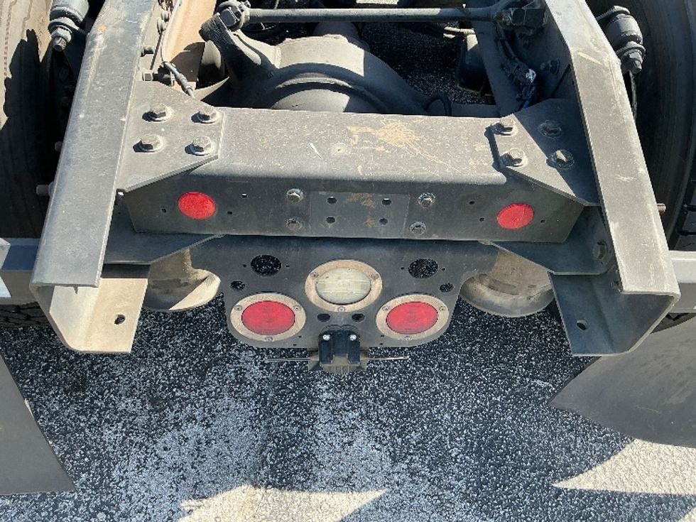 Day Cab Tractor-Heavy Duty Tractors-Freightliner-2020-T12664ST-Orlando-FL-488,620\n\t\tmiles-$ 46,250 - Image 19