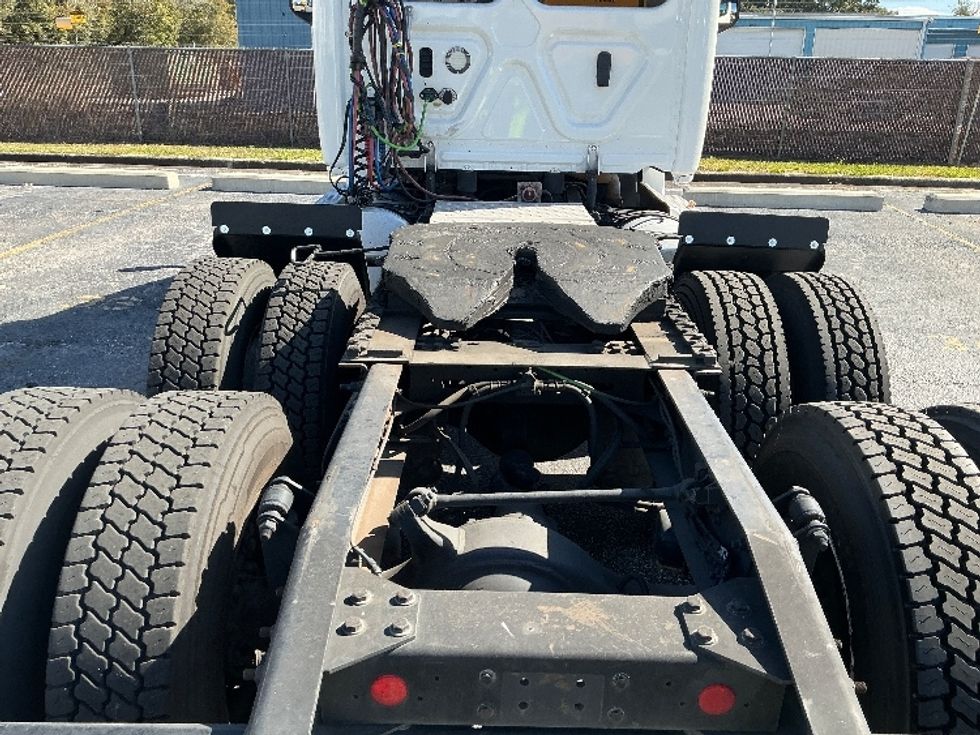 Day Cab Tractor-Heavy Duty Tractors-Freightliner-2020-T12664ST-Orlando-FL-488,620\n\t\tmiles-$ 46,250 - Image 6