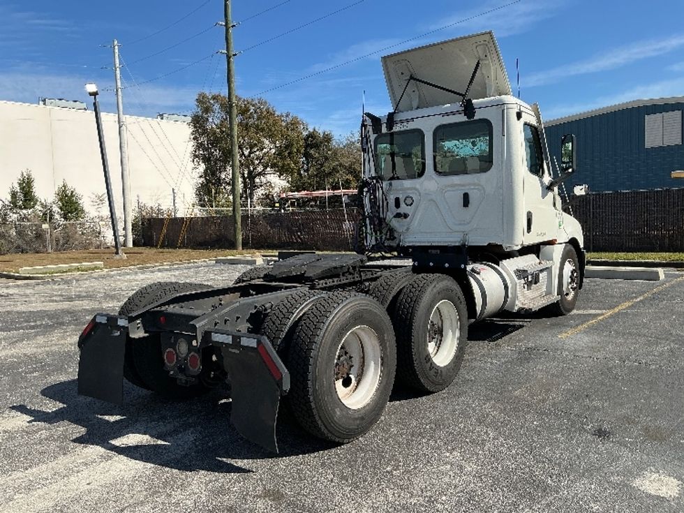 Day Cab Tractor-Heavy Duty Tractors-Freightliner-2020-T12664ST-Orlando-FL-488,620\n\t\tmiles-$ 46,250 - Image 7
