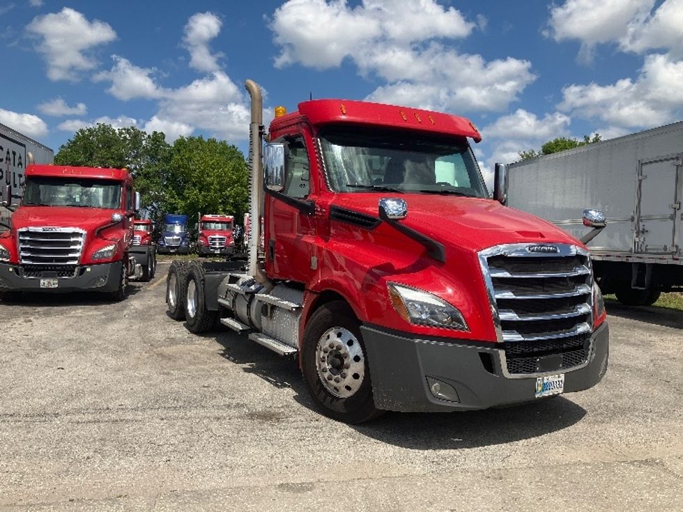 Day Cab Tractor-Heavy Duty Tractors-Freightliner-2020-T12664ST-Orlando-FL-541,392\n\t\tmiles-$ 40,750 - Image 1