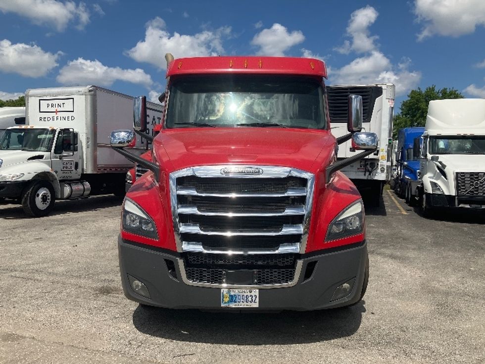 Day Cab Tractor-Heavy Duty Tractors-Freightliner-2020-T12664ST-Orlando-FL-541,392\n\t\tmiles-$ 40,750 - Image 2