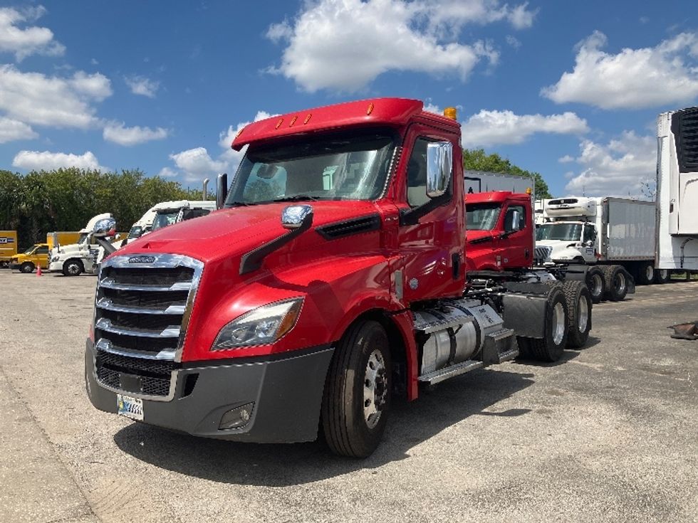 Day Cab Tractor-Heavy Duty Tractors-Freightliner-2020-T12664ST-Orlando-FL-541,392\n\t\tmiles-$ 40,750 - Image 3