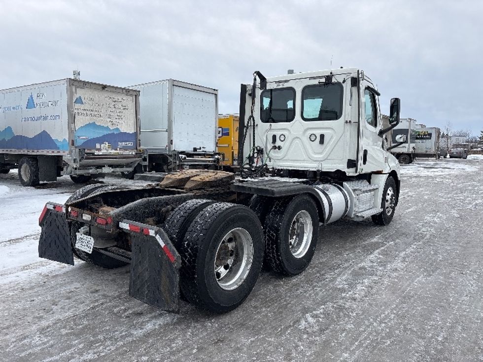 Day Cab Tractor-Heavy Duty Tractors-Freightliner-2020-T12664ST-Ottawa-ON-364,062\n\t\tkm-$ 77,500 - Image 7