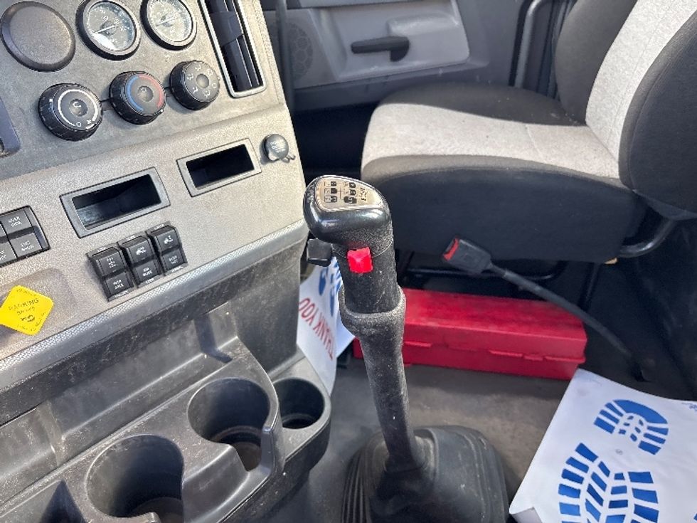 Day Cab Tractor-Heavy Duty Tractors-Freightliner-2020-T12664ST-Ottawa-ON-482,333\n\t\tkm-$ 63,750 - Image 18