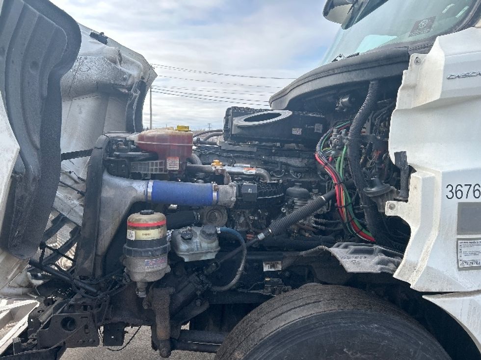 Day Cab Tractor-Heavy Duty Tractors-Freightliner-2020-T12664ST-Ottawa-ON-860,167\n\t\tkm-$ 49,500 - Image 16