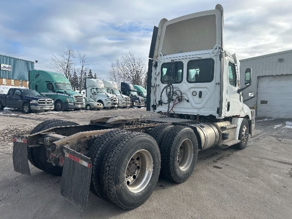 Day Cab Tractor-Heavy Duty Tractors-Freightliner-2020-T12664ST-Ottawa-ON-860,167\n\t\tkm-$ 49,500 - Image 7