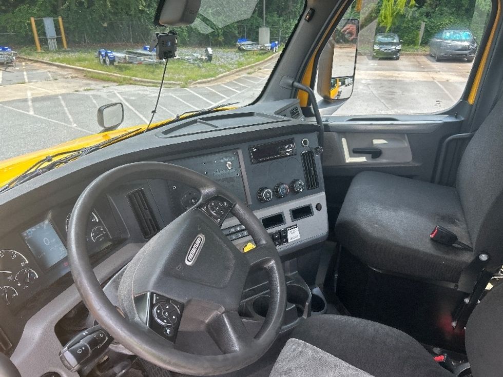 Day Cab Tractor-Heavy Duty Tractors-Freightliner-2020-T12664ST-Parkersburg-WV-532,588\n\t\tmiles-$ 37,000 - Image 10