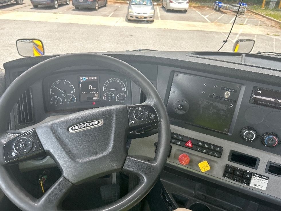 Day Cab Tractor-Heavy Duty Tractors-Freightliner-2020-T12664ST-Parkersburg-WV-532,588\n\t\tmiles-$ 37,000 - Image 11