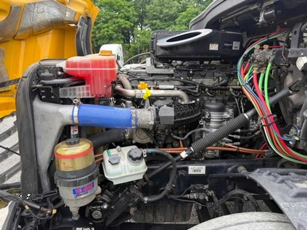 Day Cab Tractor-Heavy Duty Tractors-Freightliner-2020-T12664ST-Parkersburg-WV-532,588\n\t\tmiles-$ 37,000 - Image 14