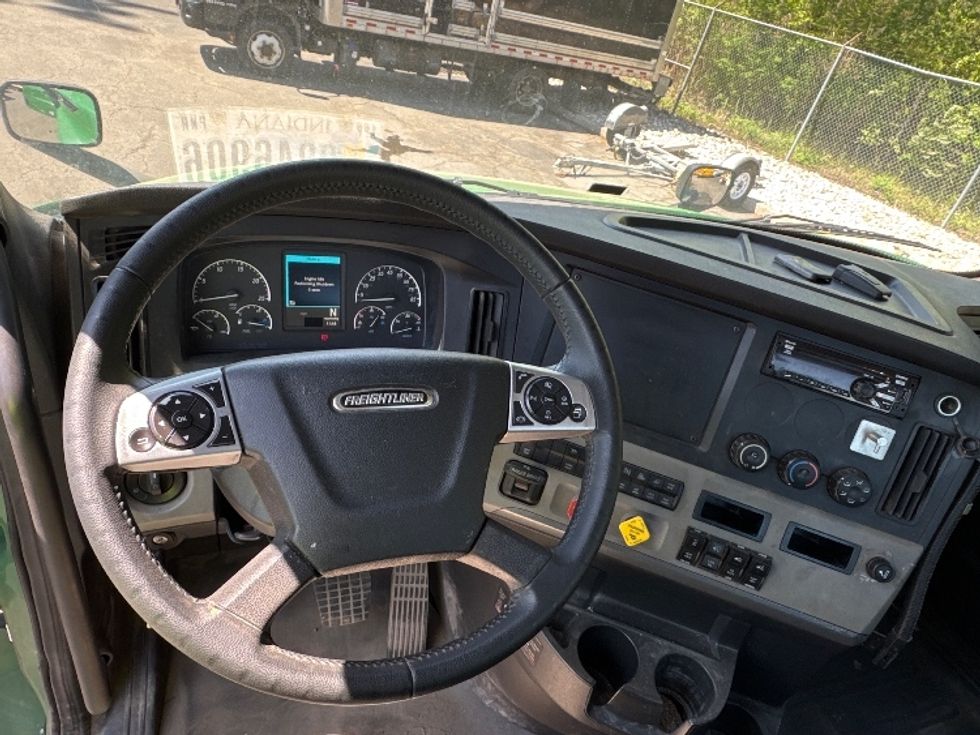 Day Cab Tractor-Heavy Duty Tractors-Freightliner-2020-T12664ST-Parsippany-NJ-264,915\n\t\tmiles-$ 57,000 - Image 11